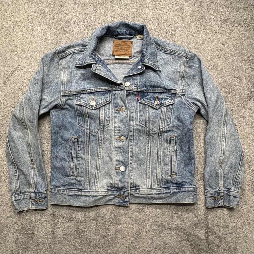Levis Premium Denim Jacket Womens Small Blue Trucker Button Distressed Wash